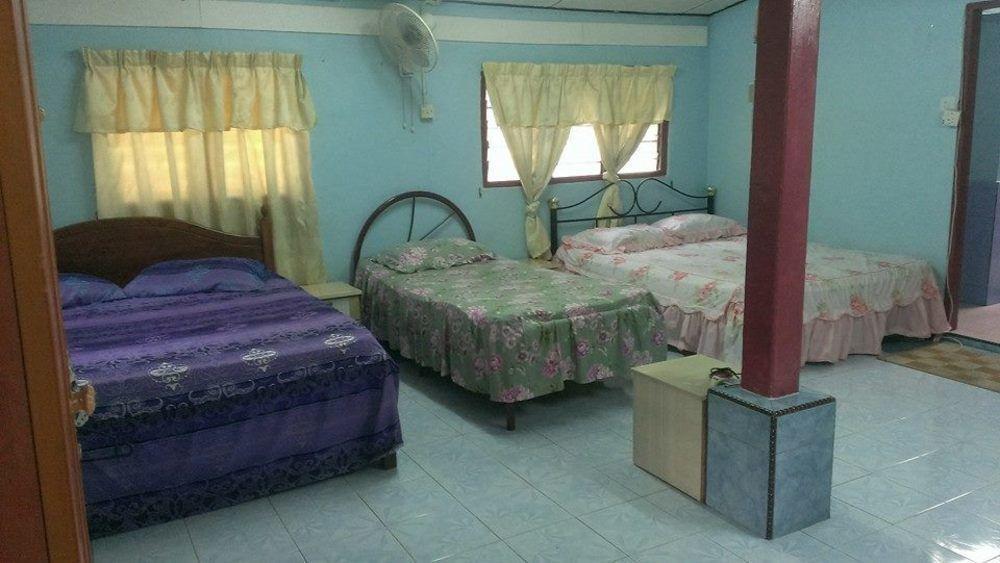 Homestay Bukit Gantang Hotel Taiping Exterior photo